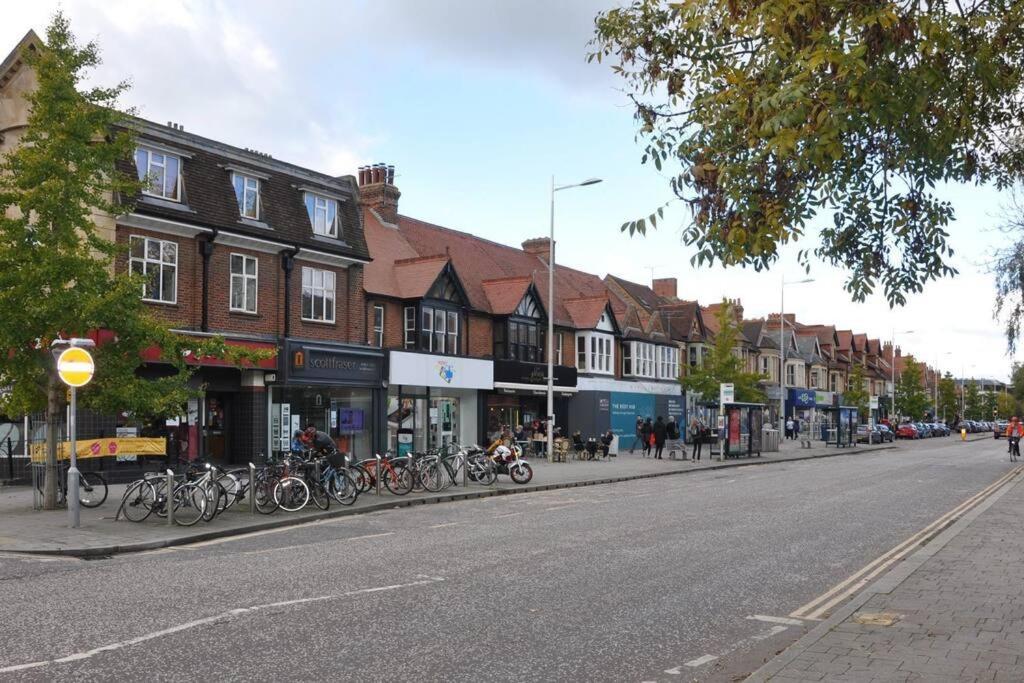 Space And Comfort In Summertown Oxford Bagian luar foto