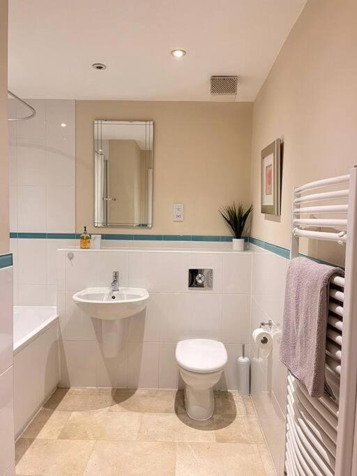 Space And Comfort In Summertown Oxford Bagian luar foto