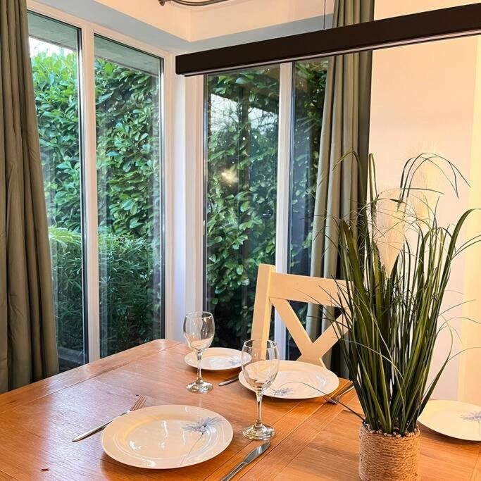 Space And Comfort In Summertown Oxford Bagian luar foto